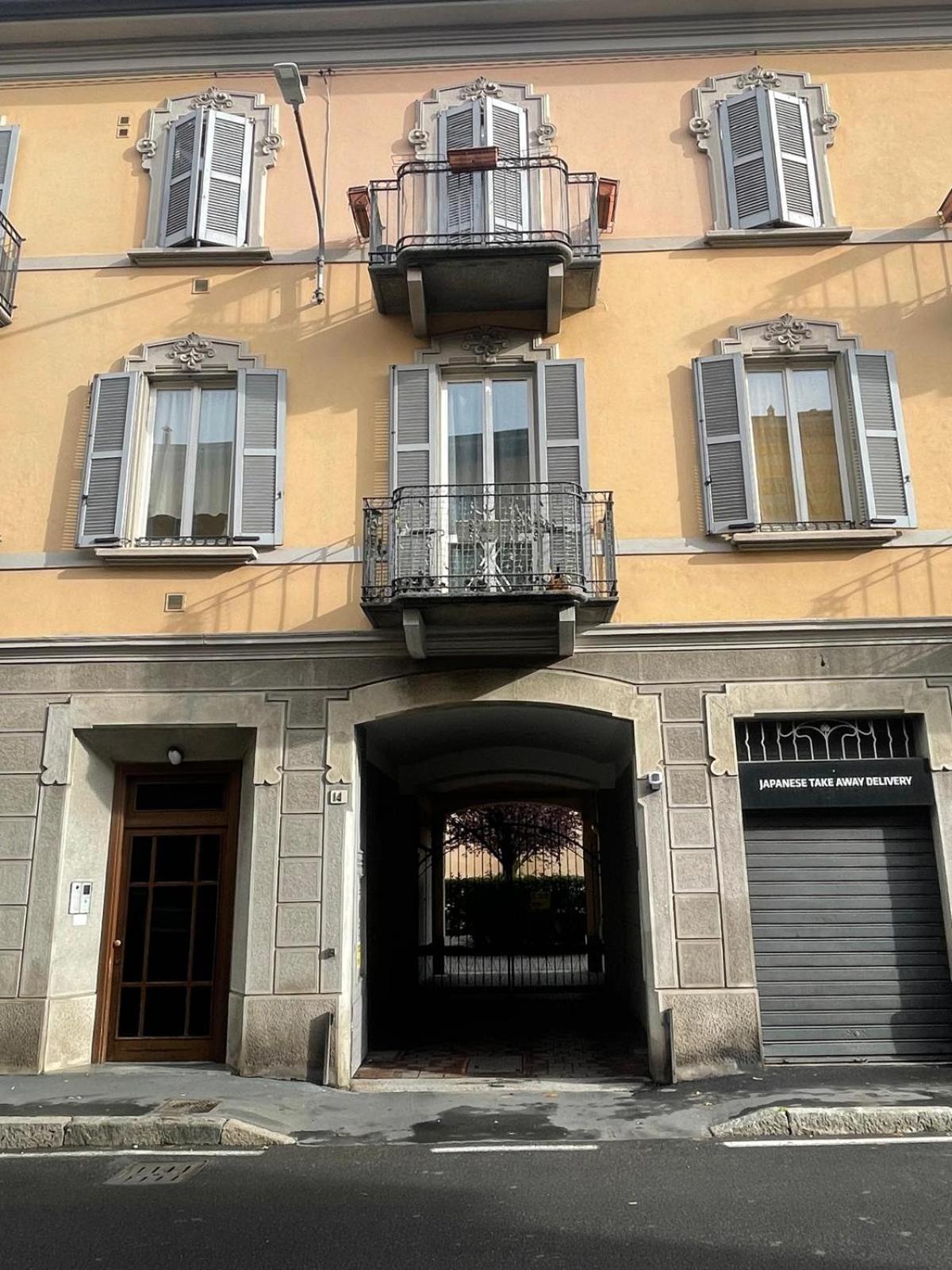 Gelsomino Appartamento Con Posto Auto Nel Centro Di Monza Luaran gambar